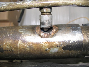 Dakota Rack with fitting broken.  Cause was from a jack and it being a cold weld
